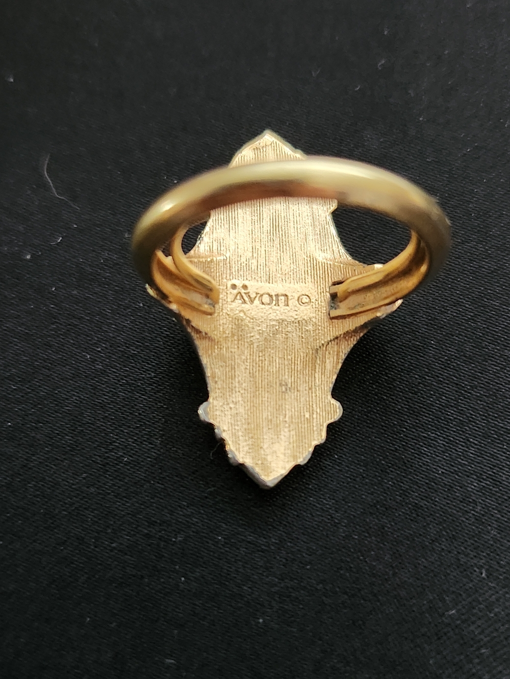 Avon Kensington Gold Tone Oval Shield Ring with Clear Accent - Picture 2 of 8